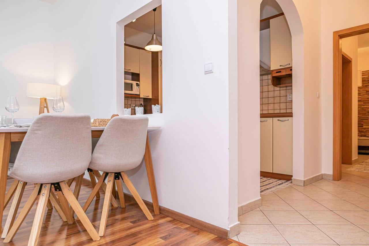 Castle View Apartment With Free Parking Bratislava Exterior foto