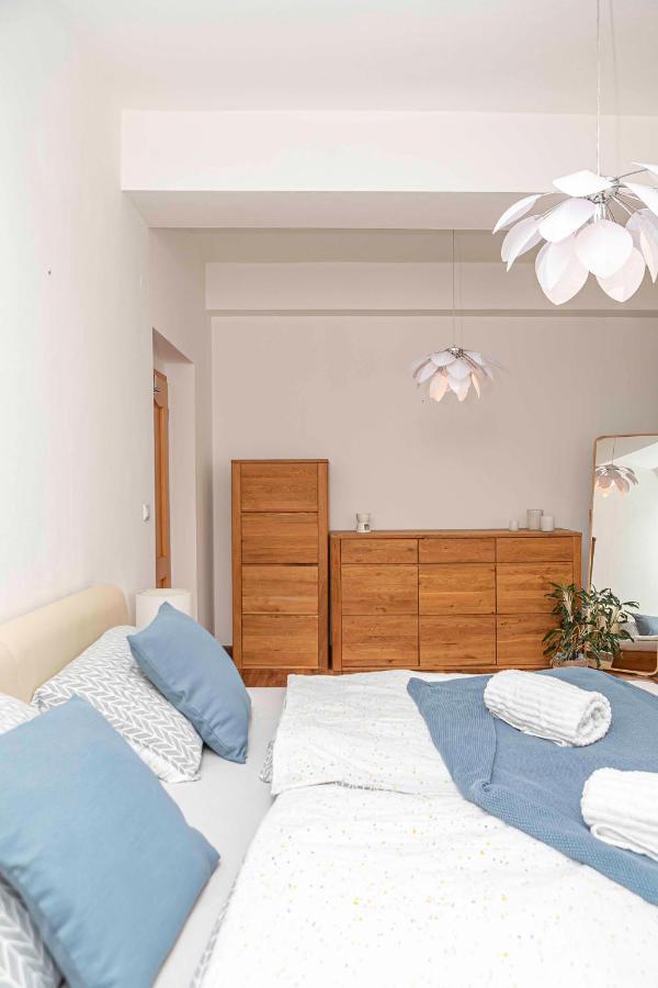 Castle View Apartment With Free Parking Bratislava Exterior foto