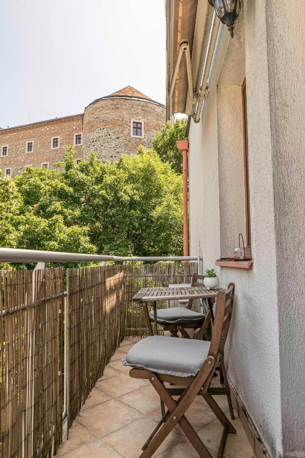 Castle View Apartment With Free Parking Bratislava Exterior foto